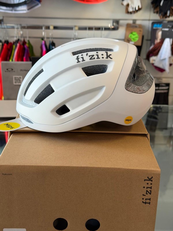 Casco fizik kyros