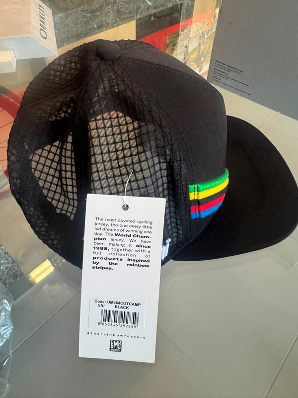 Cappellino official uci merchandising trucker cap