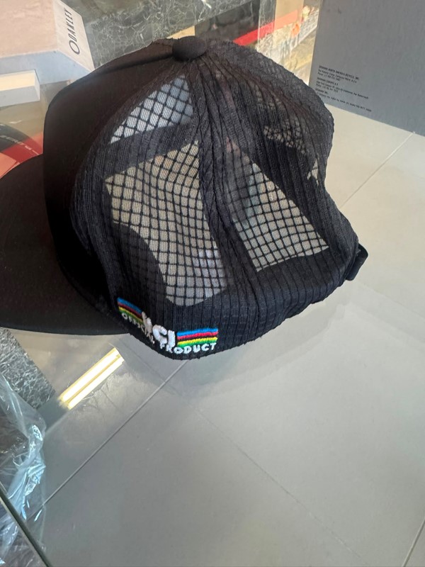 Cappellino official uci merchandising trucker cap