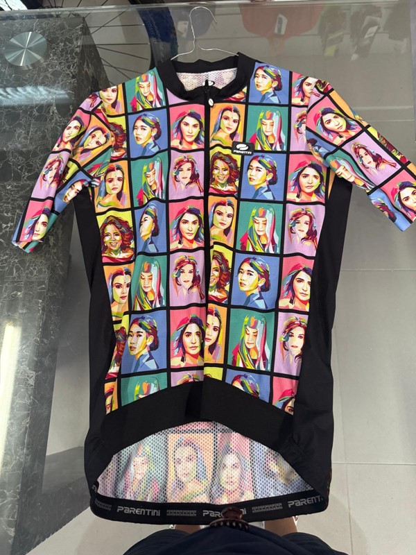 Maglia m/c pop art donna inga volata